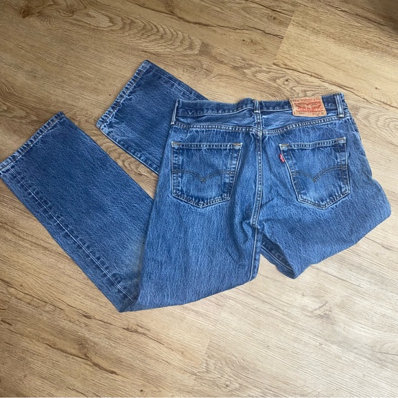 Men’s Vintage (90’s) Levi’s 501 32 x 30 jeans, in great condition. - Picture 8 of 13